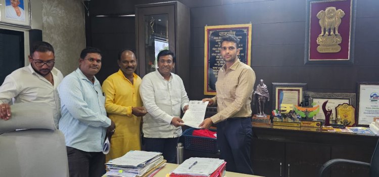 संपत्तिकर में चक्रवृद्धि ब्याज से राहत की मांग को लेकर पंकज शर्मा मिले आयुक्त से