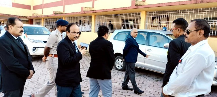 *चीफ जस्टिस रमेश सिन्हा औचक निरीक्षण में पहुंचे जिला न्यायालय मुंगेली*