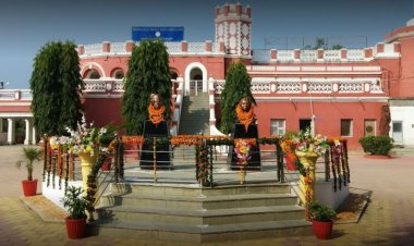 लोकतंत्र को मजबूत बनाने में जुटा खैरागढ़ विश्वविद्यालय मतदाता जागरूकता की अलख जगा रहे विद्यार्थी