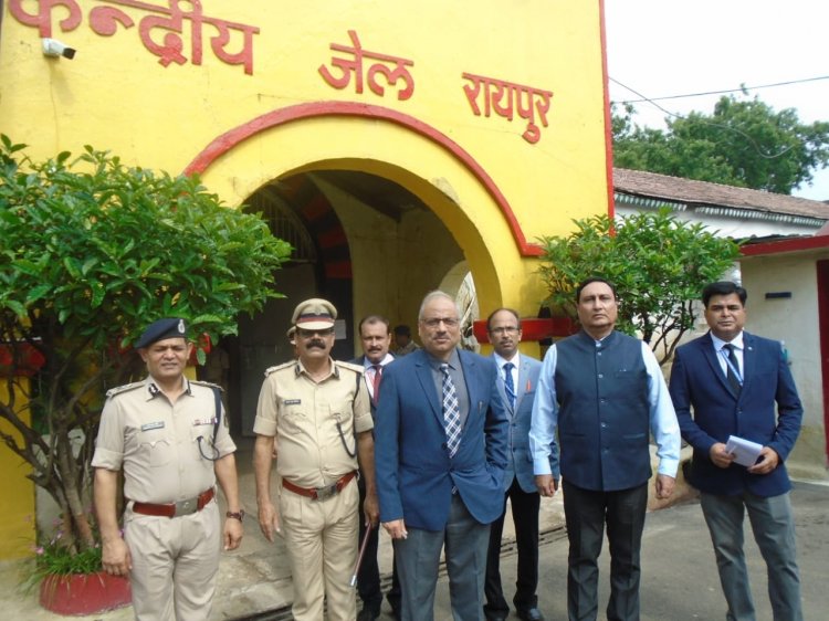 *हाईकोर्ट चीफ जस्टिस रमेश सिन्हा ने केंद्रीय जेल रायपुर का निरीक्षण, पहुना गेस्ट हाउस में सीएम बघेल ने की सौजन्य मुलाकात*