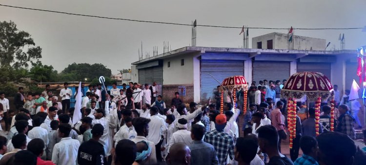 राजागुरु बालकदास जयंती पर सतनामी समाज ने निकाली शोभायात्रा