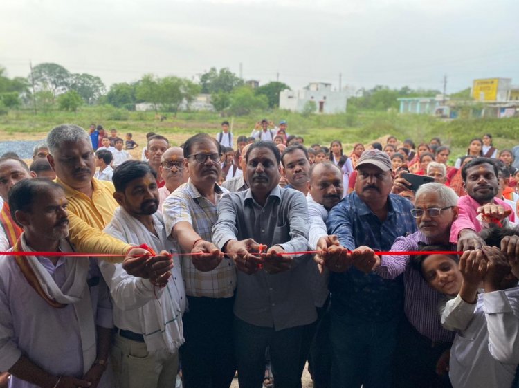 बेलतरा विधायक रजनीश सिंह ने सरस्वती शिशु मंदिर नगोई में किया नए भवन का लोकार्पण