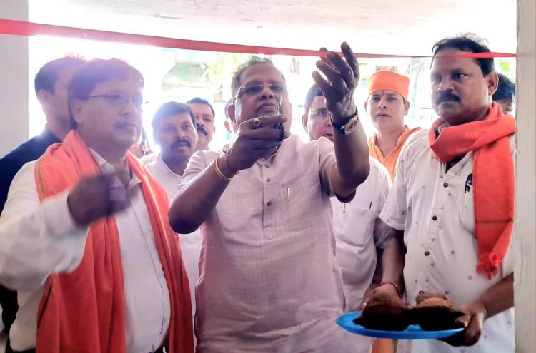 पूर्व मंत्री अमर ने किया मस्तूरी में केन्द्रीय चुनाव कार्यालय का उद्घाटन