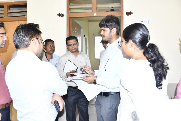 *कलेक्टर और एसपी ने आगामी विधानसभा निर्वाचन हेतु स्ट्रांग रूम के लिए कृषि महाविद्यालय चातरखार का किया निरीक्षण