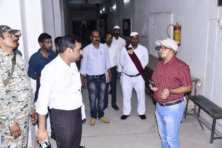 कलेक्टर ने किया ईवीएम वेयरहाउस का निरीक्षण