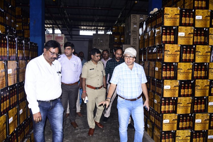 कलेक्टर-एसपी ने आबकारी गोदाम एवं शराब निर्माण इकाई का किया निरीक्षण, टोल प्लाजा में एसएसटी दल का लिया जायजा