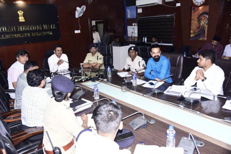 कलेक्टर अवनीश शरण ने रिटर्निग अफसरों की बैठक लेकर की नामांकन तैयारी की समीक्षा, 21अक्टूबर से दूसरे चरण के मतदान के लिए होगा शुरु होगा नामांकन