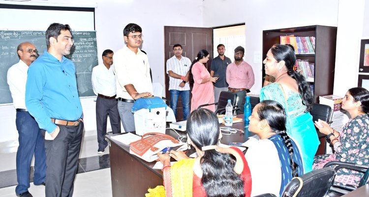 कलेक्टर एवं जिला निर्वाचन अधिकारी ने मतदान दलों के प्रशिक्षण कार्य का किया निरीक्षण