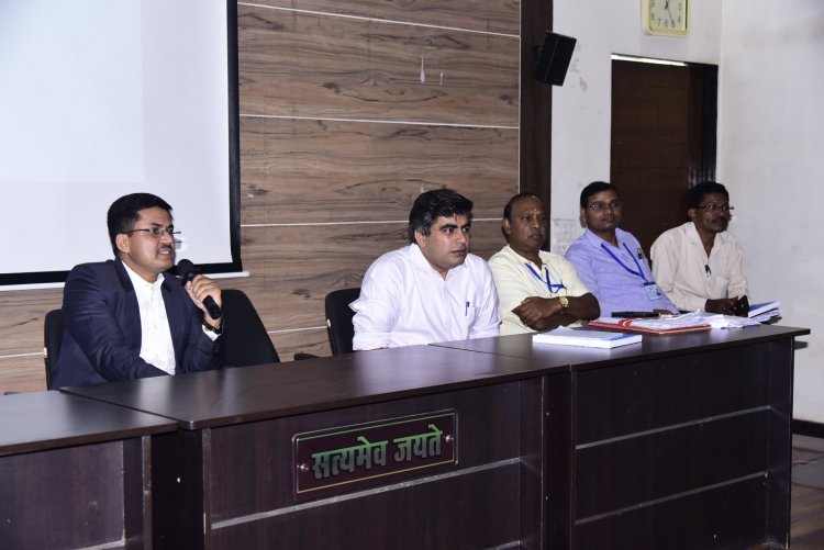 कलेक्टर ने प्रशिक्षण में दिए महत्वपूर्ण टिप्स,कहा सेक्टर अधिकारी निर्वाचन की महत्वपूर्ण कड़ी