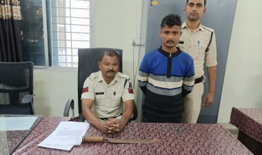 हाथ में तलवार लेकर लोगो को डराने धमकाने वाले आरोपी को सकरी पुलिस ने किया गिरफ्तार, आर्म्स एक्ट के तहत की गई कार्रवाई
