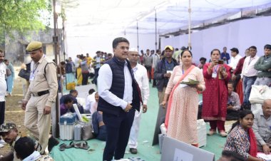 जिले के 6 विधानसभा क्षेत्रों के मतदान दलों को मतदान सामग्री का वितरण जारी