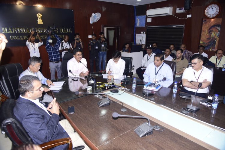 कलेक्टर ने प्रेक्षकों की मौजूदगी में ली प्रत्याशियो की बैठक, आदर्श आचार संहिता का पालन करने दिए निर्देश, कहा तीन बार जांच कराना होगा चुनावी लेखा