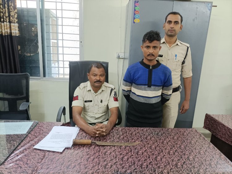 हाथ में तलवार लेकर लोगो को डराने धमकाने वाले आरोपी को सकरी पुलिस ने किया गिरफ्तार, आर्म्स एक्ट के तहत की गई कार्रवाई