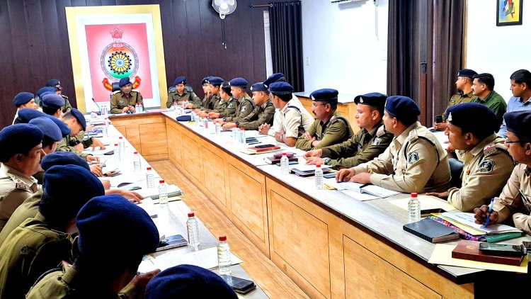एसपी संतोष सिंह ने ली बिलासागुड़ी में क्राइम मीटिंग, अपराध को लेकर की गई समीक्षा, शांति पूर्ण मतदान करवाने के लिए पुलिस अधिकारियो को दी बधाई