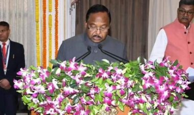 बीजेपी के वरिष्ठ विधायक रामविचार नेताम ने छत्तीसगढ़ी भाषा में ली प्रोटेम स्पीकर की शपथ,राज्य पाल ने दिलाई शपथ