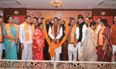 Bjp की बैठक शुरू,आगमी लोकसभा चुनाव को लेकर अहम बैठक आयोजित, मुख्यमंत्री विष्णु देव साय डिप्टी सीएम अरुण साव ,विजय शर्मा,भाजपा प्रदेश अध्यक्ष किरण देव है मौजूद