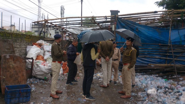 Mornews Big Breaking: सरकार बदलते ही अवैध अहातो पर चला बुलडोजर, शहर के चखना सेंटर पर बड़ी कार्रवाई देखिए mornews