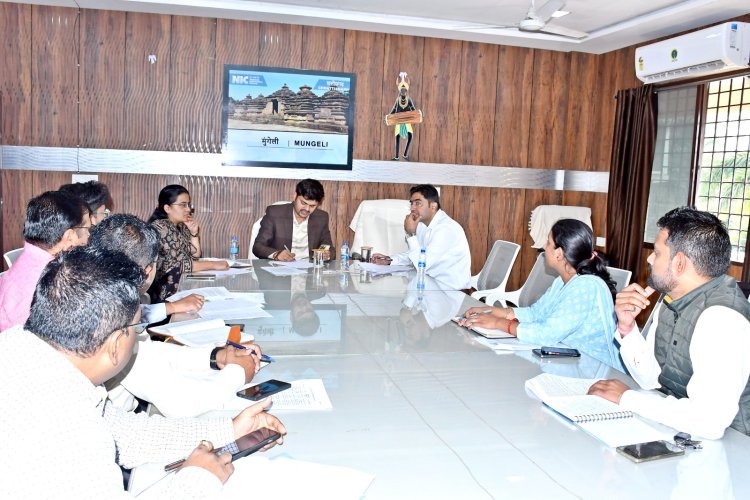 *कलेक्टर ने संयुक्त एवं डिप्टी कलेक्टरों के वर्तमान पदस्थापना में किया परिवर्तन*  *डिप्टी कलेक्टर प्रवीण तिवारी होंगे लोरमी एसडीएम
