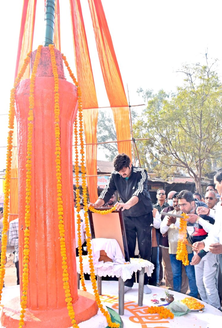 *कलेक्टर एवं जनप्रतिनिधिगण नगर पंचायत पथरिया में स्वच्छता अभियान में हुए शामिल, सुशासन स्थापित करने लिया गया संकल्प