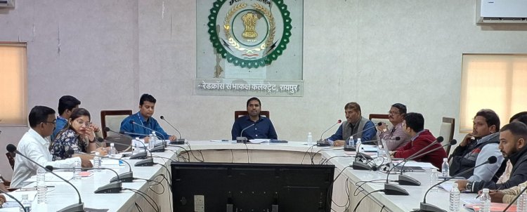 जिला पंचायत सीईओ ने जिला स्तरीय परामर्शदात्री समिति एवं जिला स्तरीय समीक्षा बैठक ली
