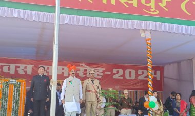 उप मुख्यमंत्री अरुण साव ने बिलासपुर में फहराया राष्ट्रीय ध्वज