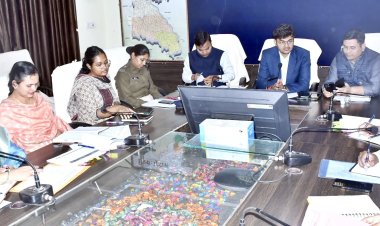 *कलेक्टर राहुल देव ने जल जीवन मिशन के कार्यों को प्राथमिकता से पूरा करने कहा* *पीएम आवास एवं पेंशन योजना के हितग्राहियों को शत प्रतिशत लाभान्वित करने दिए निर्देश