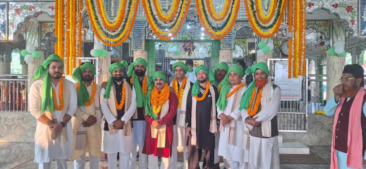 महीना उर्स संपन्न,साल के पहले दिन हजारों जायरीनो ने दी हाज़िरी