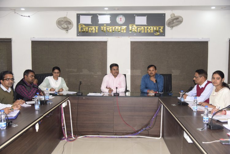 शिविरों में शिथिलता 4अफसरों को शो कॉज नोटिस जारी,कलेक्टर ने की समीक्षा