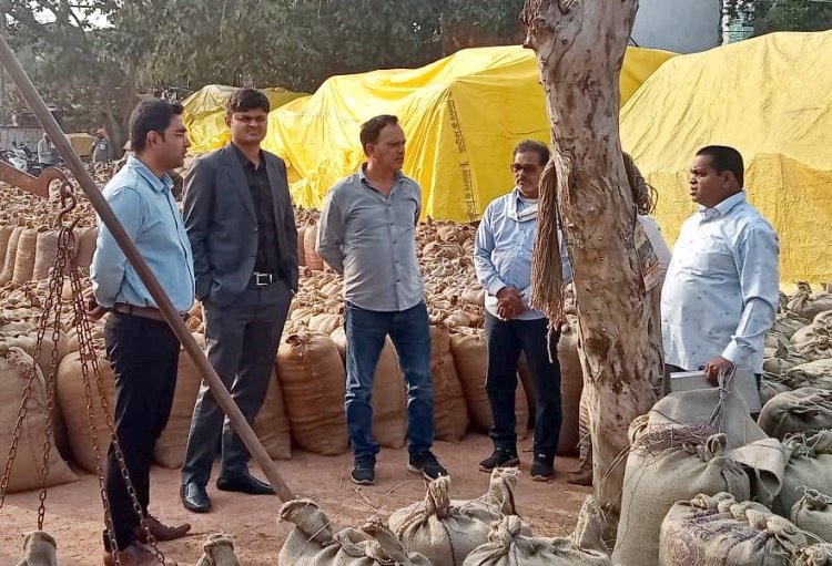 *कलेक्टर ने उपार्जन केन्द्रों से धान उठाव कार्य में तेजी लाने के दिए निर्देश