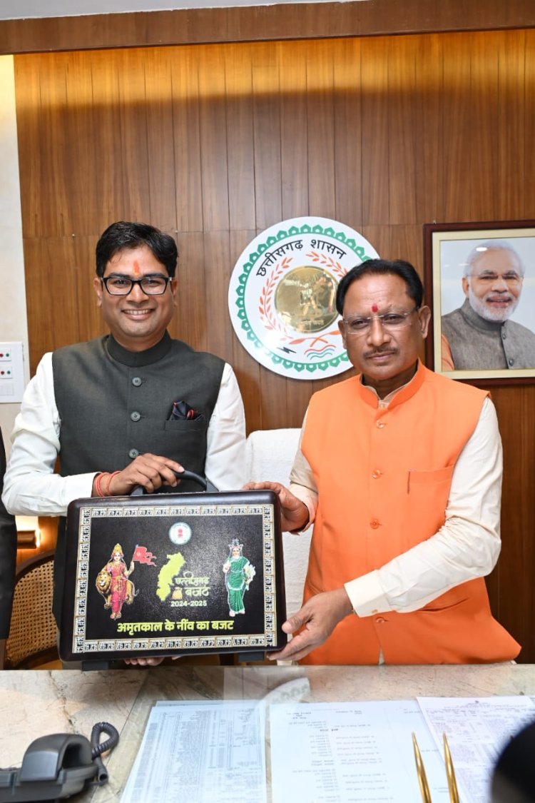 प्रदेश सरकार का वार्षिक बजट पेश: छत्तीसगढ के इतिहास में पहली बार पेपर लेस डिजिटल तरीके से वित्त मंत्री ने किया, देखिए प्रदेश की जनता को क्या मिला