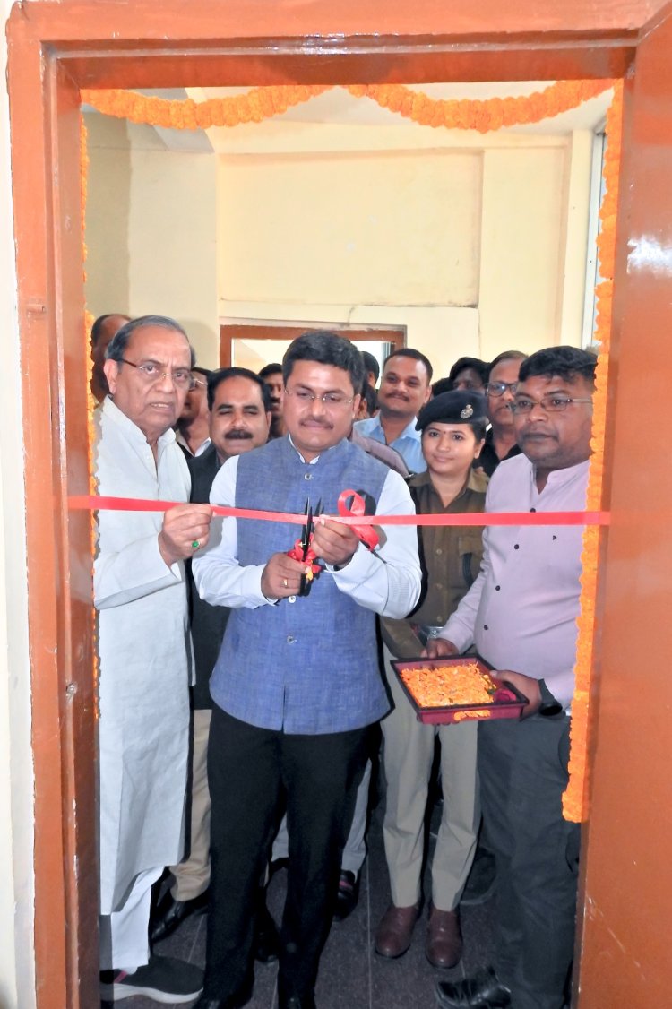 कलेक्टर अवनीश शरण ने किया प्रेस क्लब ट्रस्ट भवन में लाइब्रेरी का उद्घाटन, संपादकों व ट्रस्ट के अध्यक्ष ने पत्रकारों का किया मार्गदर्शन