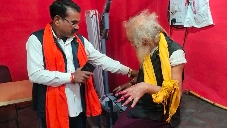 बीजेपी सरकार में साधु संत भी सुरक्षित नहीं, महंत पर धारदार हथियार से हमला
