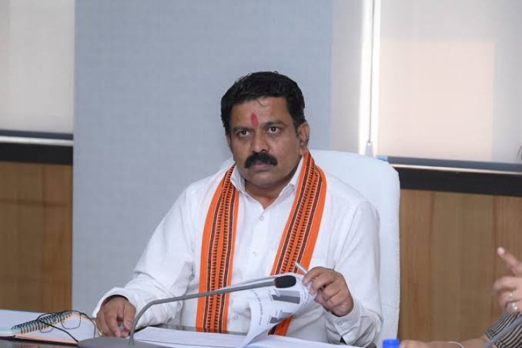 अटल आवास में धर्म विशेष के लोगों ने कर लिया अनधिकृत कब्जा, स्वरूप बदल बनाया गुंबद,लगाया था चिल्ला दरबार,गृह मंत्री की ट्वीट के बाद कार्रवाई,
