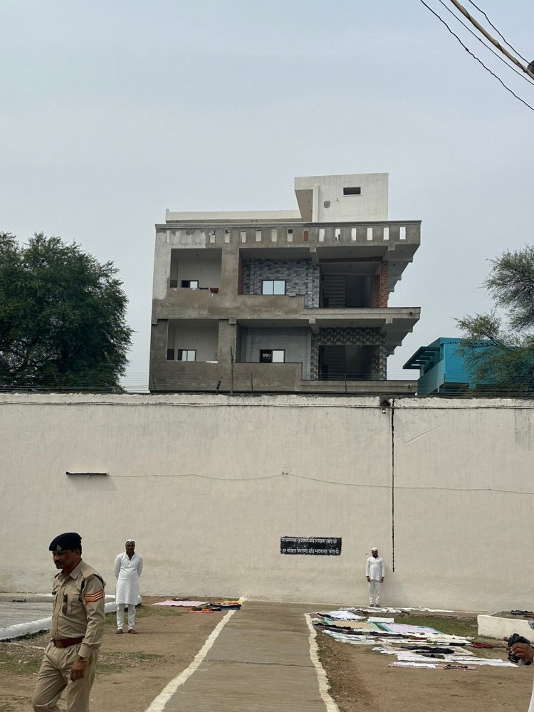 अवैध निर्माण से सेंट्रल जेल की सुरक्षा को खतरा,मकान मालिक को नोटिस, जेल की दीवार से 2मीटर नीचे तक मकान तोड़ने के निर्देश