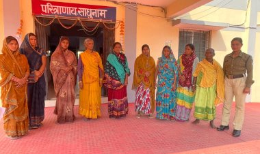 कथा में भीड़  का फायदा उठाकर आठ महिलाओं के सोने के आभूषण पार
