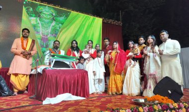 महिला दिवस के दिन महिलाओ ने करवाया पार्थिव शिवलिंग रुद्राभिषेक, विधायक अमर अग्रवाल व सुशांत शुक्ला हुए शामिल, अपर्णा के भक्ति गीत ने किया अभिभूत Video