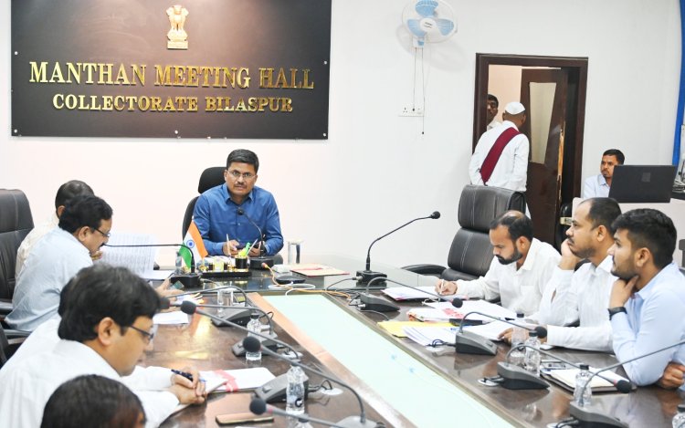 कलेक्टर ने ली बैठक:स्मार्ट सिटी परियोजना अगले 5 साल तक जारी रहेगी, शनिचरी में भी मिलेगा ₹5 में श्रमिकों को भरपेट भोजन,लोकसभा चुनाव के तैयारी की समीक्षा