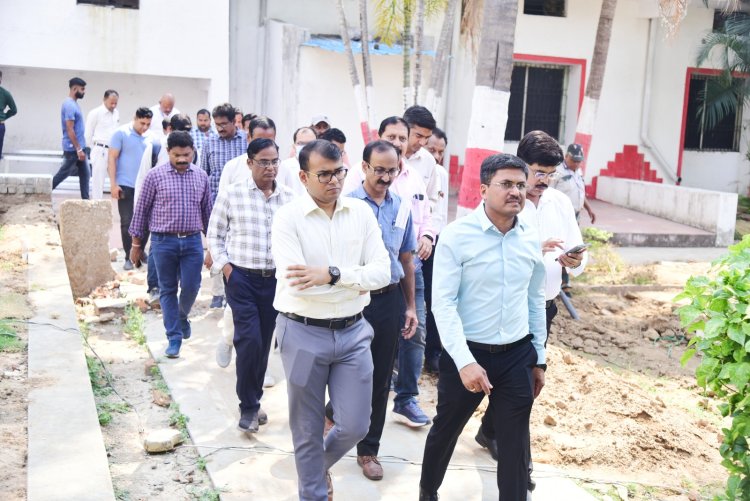 कलेक्टर अवनीश शरण ने किया सिम्स हॉस्पिटल का निरीक्षण, किचन शेड, लिफ्ट सहित सौंदर्यीकरण का कार्य जल्द पूरा करने दिए निर्देश