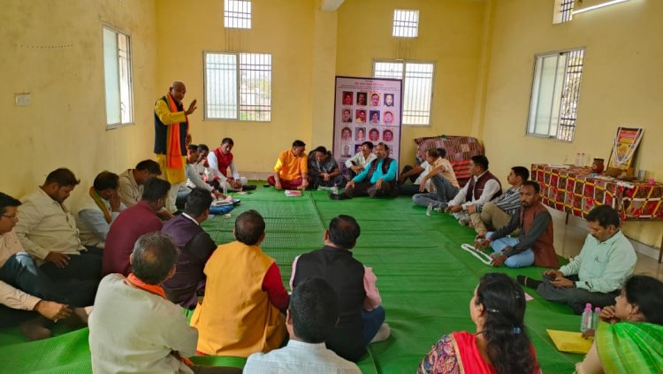 देवांगन समाज के निर्वाचन के बाद समाज की प्रथम बैठक संपन्न