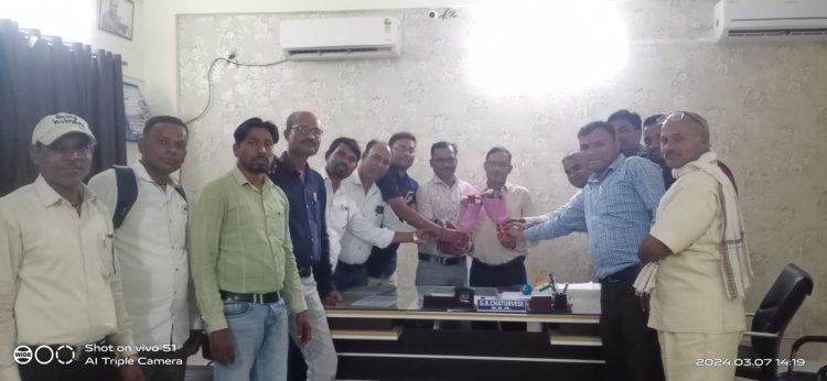 मुंगेली जिले में जिला शिक्षाधिकारी जी.आर.चातुर्वेदी जी के मार्गदर्शन में प्राथमिक शाला प्रधान पाठक पदोन्नति हेतु काउंसलिंग निष्पक्ष व पारदर्शिता पूर्वक संपन्न शिक्षकों में ख़ुशी की लहर