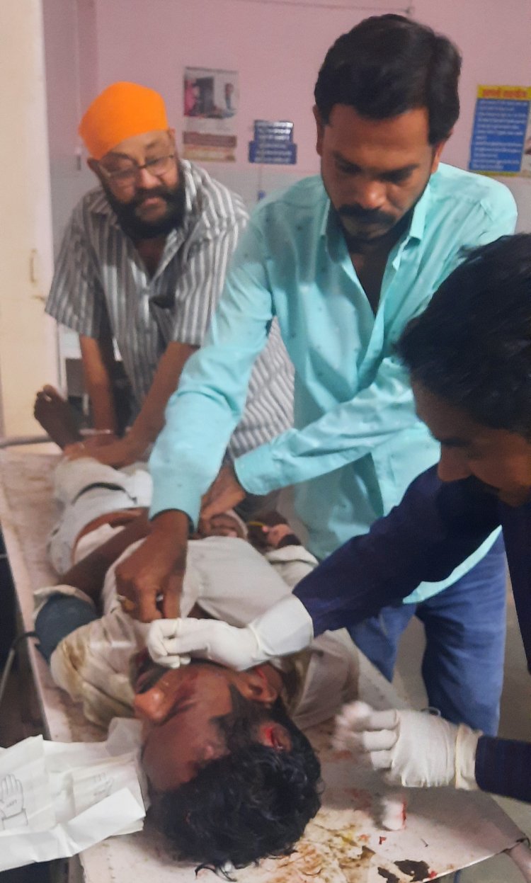 मानवता : सड़क दुर्घटना मे घायल एक युवक को शिक्षिका ने  अपनी गाड़ी मे लेकर पहुंची हॉस्पिटल