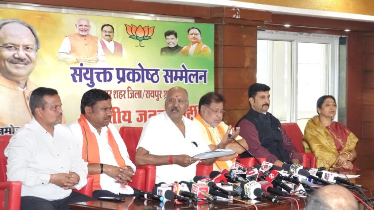 पूर्व सीएम भूपेश बघेल पर कैबिनेट मंत्री बृजमोहन का पलटवार, कहा आरोपी का सार्वजनिक बयान चोरी ऊपर से सीना जोरी जैसा, विक्टिम कार्ड खेलने से भूपेश खुद को हर से बच्चा नहीं पाएंगे