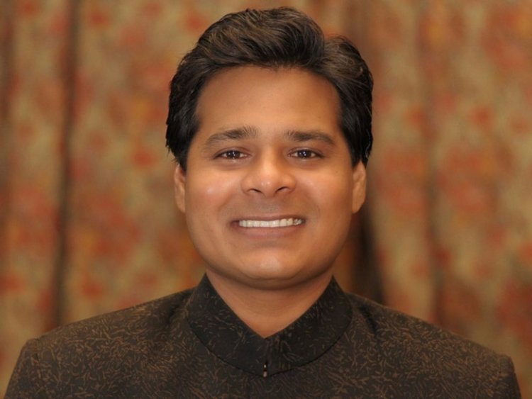 सक्ती राजघराने के राजा और जनपद सदस्य धर्मेन्द्र सिंह ने अपने समर्थकों के साथ भाजपा का दामन थामा