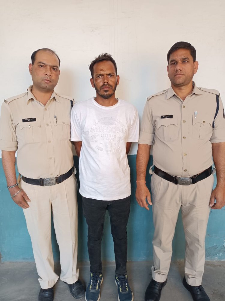 मंगला बाजार चौक के पास गांजा बेचते एक आरोपी को सिविल लाइन पुलीस ने किया गिरफ्तार
