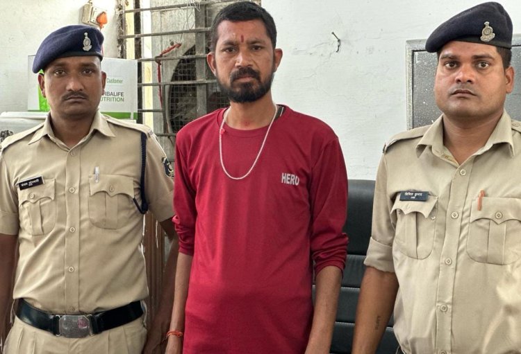 अवैध रूप से देशी शराब बेचते आरोपी को कोनी पुलीस ने किया गिरफ्तार, पुर्व में भी आबकारी एक्ट के तहत हुईं थीं कार्रवाई