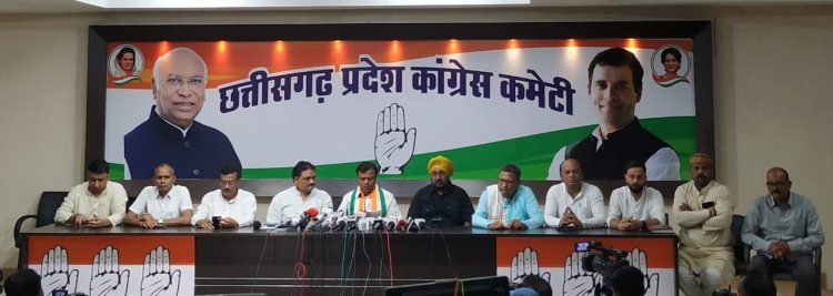 लोकसभा चुनाव के लिए कांग्रेस की पांच गारंटी देश के लोगों में आशा की नई किरण, बीजेपी देती है एक हजार रुपए प्रति माह,हमारी सरकार देगी हर महिला को 8333रूपये हर महीना - दीपक बैज