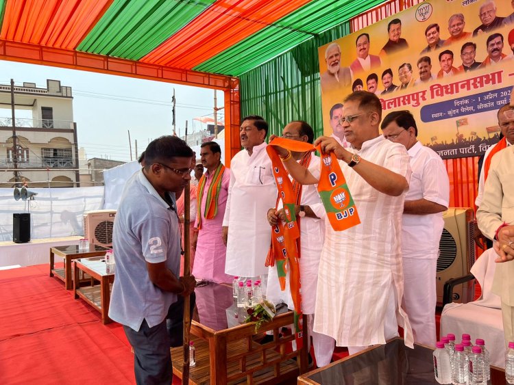 लोकसभा चुनाव के लिए बीजेपी ने झोंकी ताकत, कार्यकर्ता सम्मेलन में बोले धरमलाल कौशिक पूर्व सांसद अरुण साव का रिकॉर्ड तोड़ेंगे तोखन साहू, अरुण साव बोले कांग्रेस का जहाज डूब रहा है
