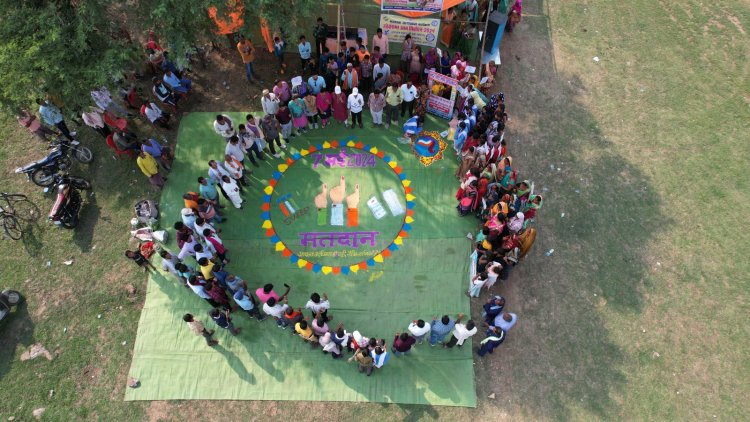 *चंदखुरी में मानव श्रृंखला बनाकर मतदाताओं को किया गया प्रोत्साहित