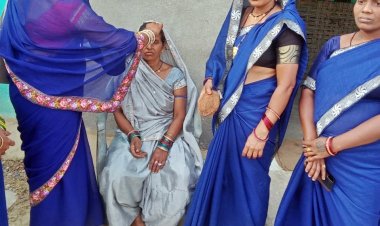 *मतदान करने 08 हजार से अधिक पलायन किए मजदूरों की हुई घर वापसी*  *जिला प्रशासन द्वारा किया जा रहा है तिलक लगाकर इनका स्वागत