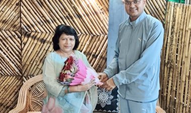 *सेवानिवृत्त होने पर समाज कल्याण विभाग के उपसंचालक को दी गई विदाई